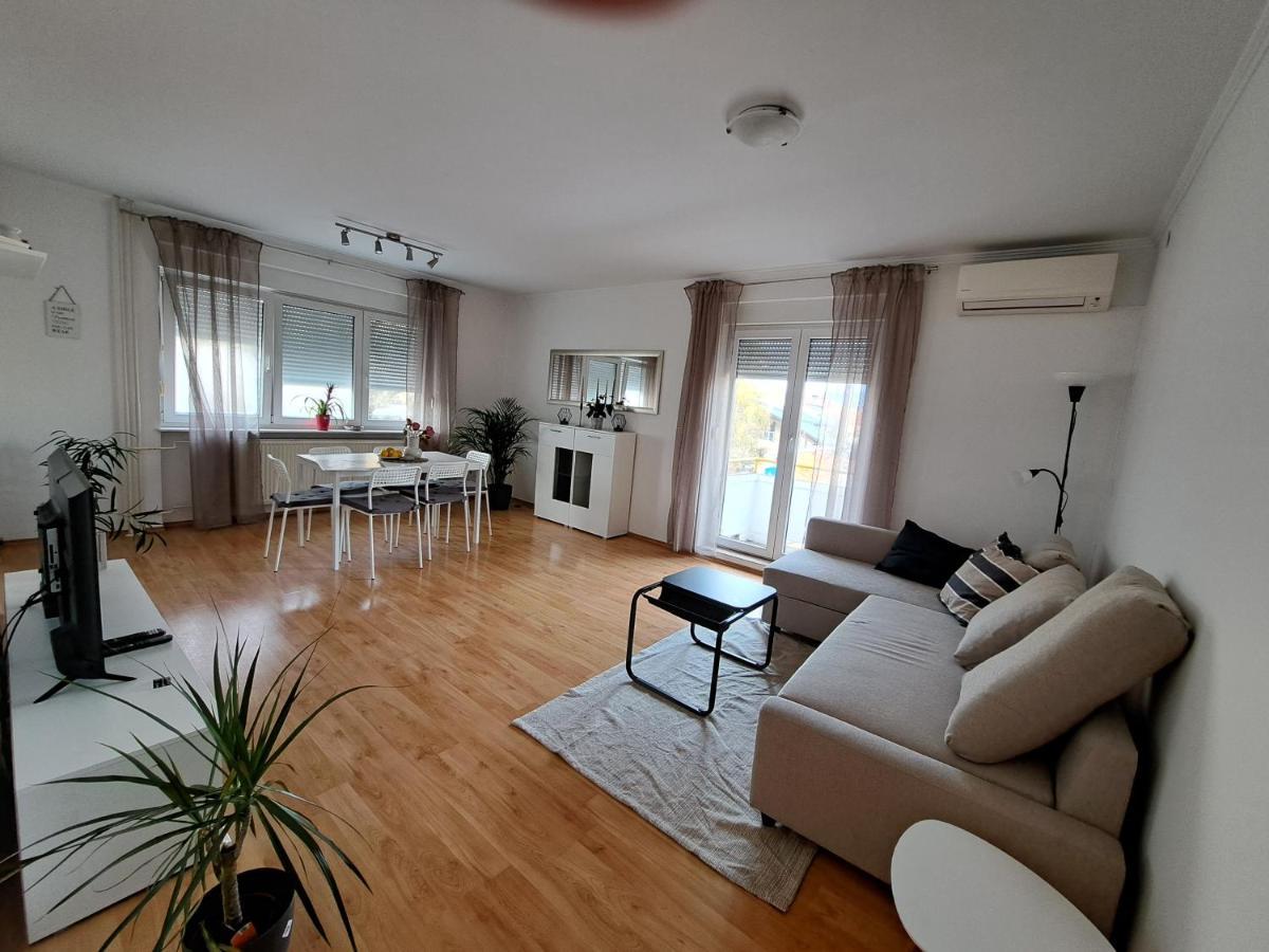 Charming Celje City Center Apartment Luaran gambar